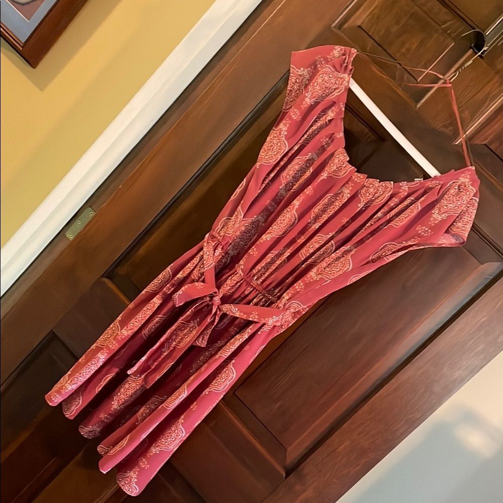 Lauren Conrad size M pleated neckline tie back dress burnt orange/sienna EUC